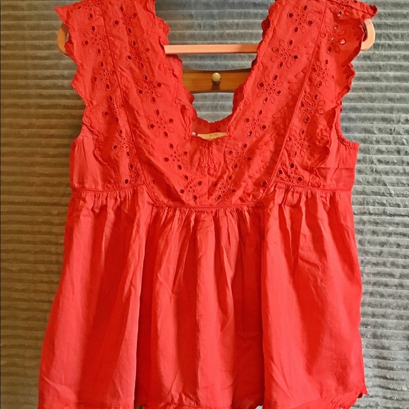 Summer staple coral red eyelet peasant top - Picture 2 of 10